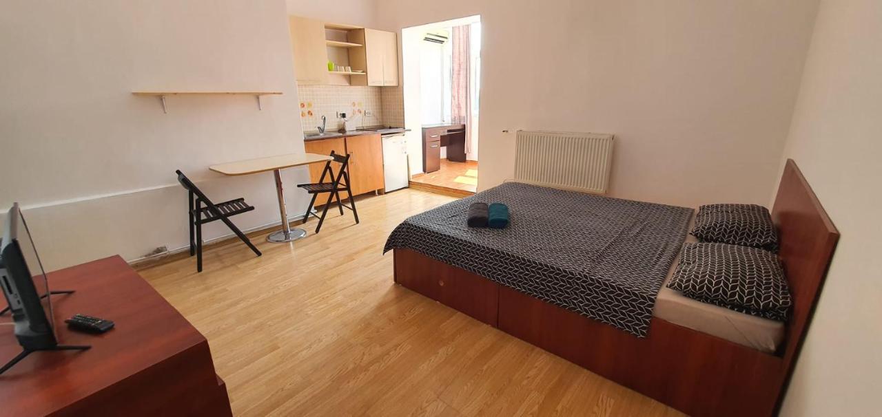 City Center Majestic Studio Apartment Bucharest Luaran gambar